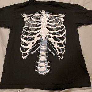 ❄Glow in the dark skeleton tee